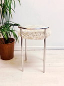 Vintage buisframe krukje met fluffy bekleding