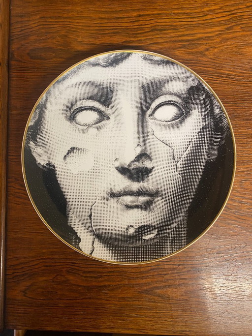 Piero Fornasetti Plato decorativo