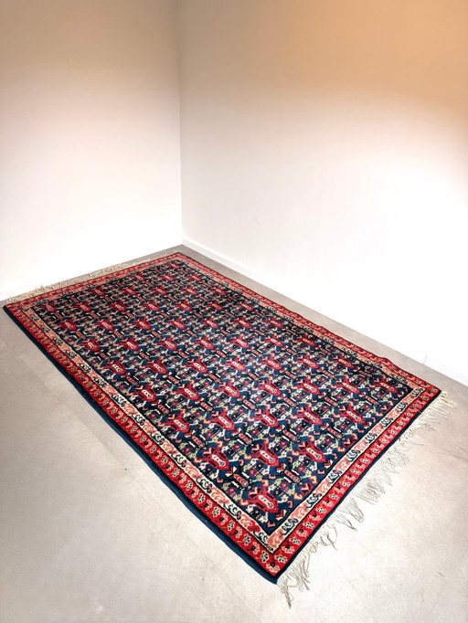 Alfombra estampada de estilo persa – vloerkleden en tapijten