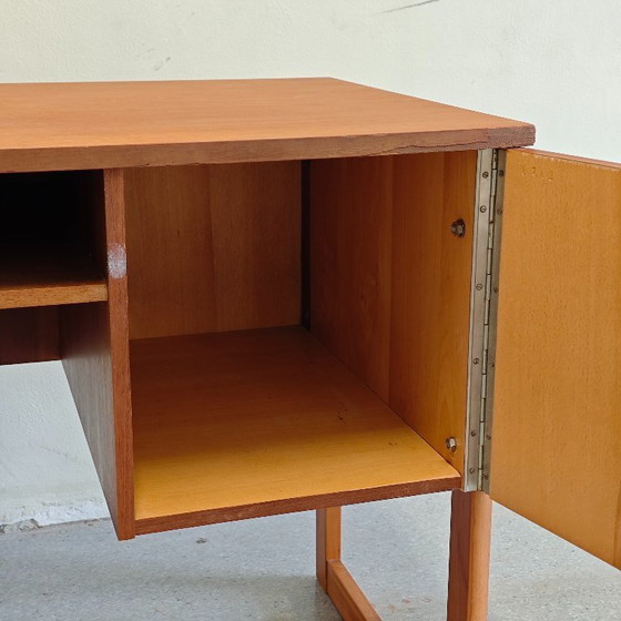 Image 1 of bureau vintage en bois