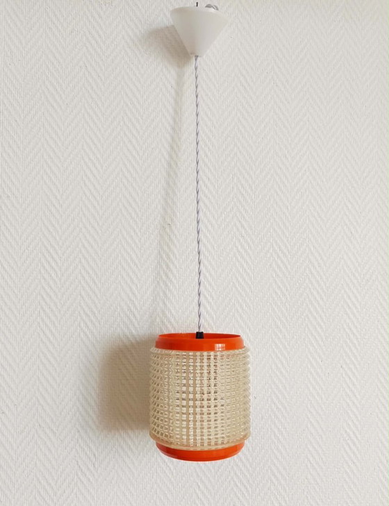 Space Age Orange Pendant Lamp 1970 – Plastic, Vintage (photo 2 of 11)