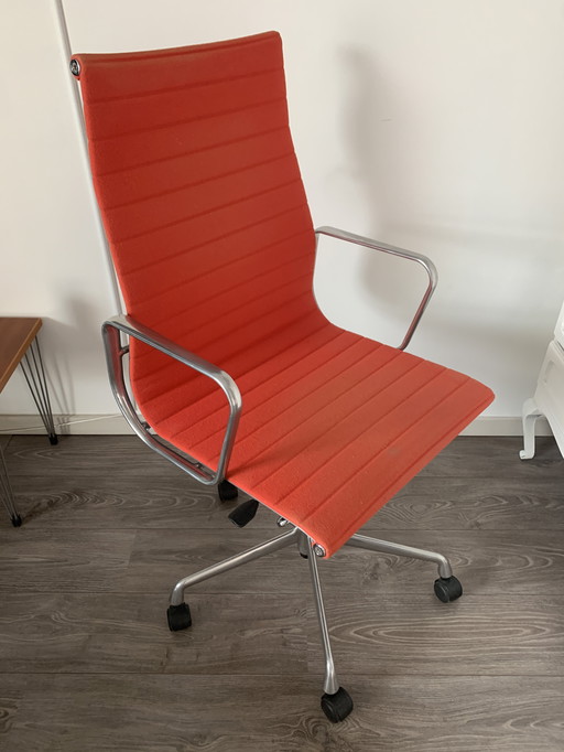 Vitra EA 119 - Groupe Eames Aluminium