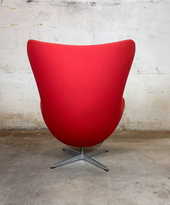 Image 1 of Fritz Hansen Egg Lounge Chair Arne Jacobsen Fabric - Rojo - Silla, Sillón de diseño