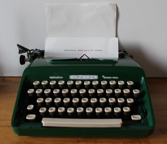 Image 1 of Remington Concord typemachine