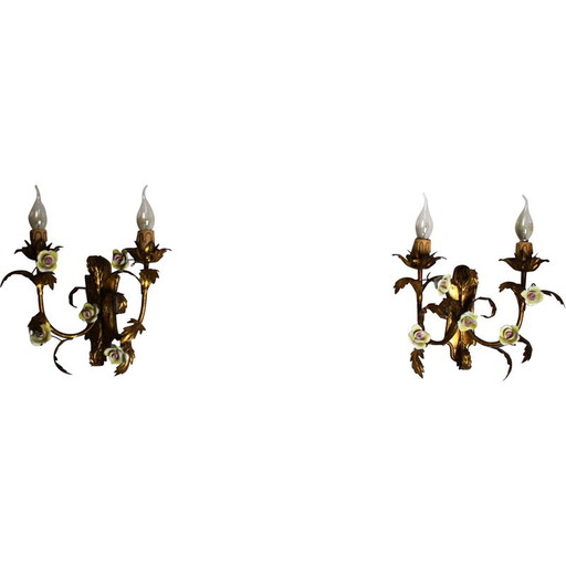 Paar goldene Wandlampen mit Porzellanblumen