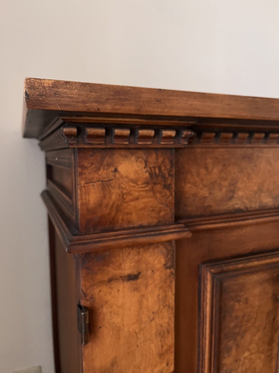 Italiaanse notenhouten broodkast – Wandkast, Wood, Textile (photo 12 of 14)