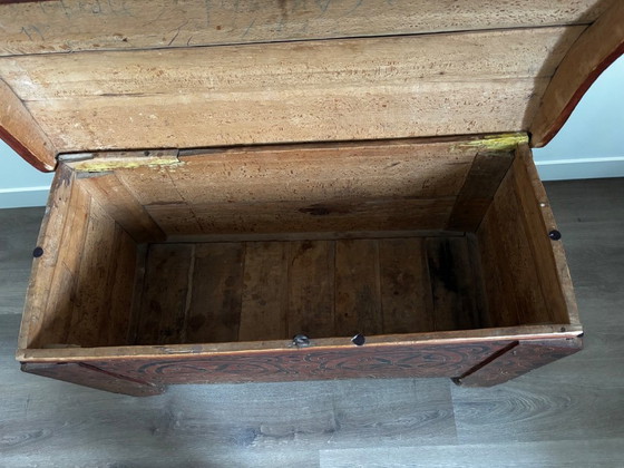 Image 1 of Cofre antiguo