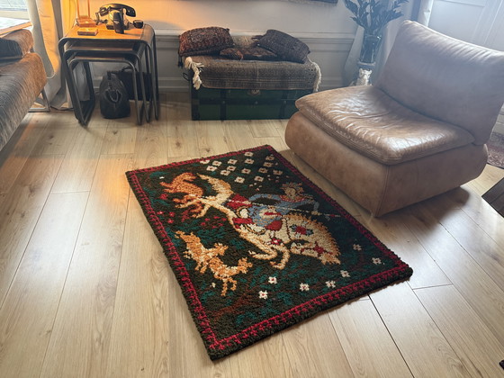 Image 1 of Tappeto francese vintage in lana / opera tessile artistica con cavaliere e cavalli – Phildar, circa 1970