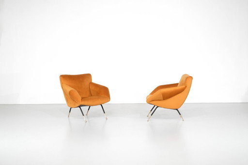 Een paar stoffen fauteuils, Italië, jaren 60.