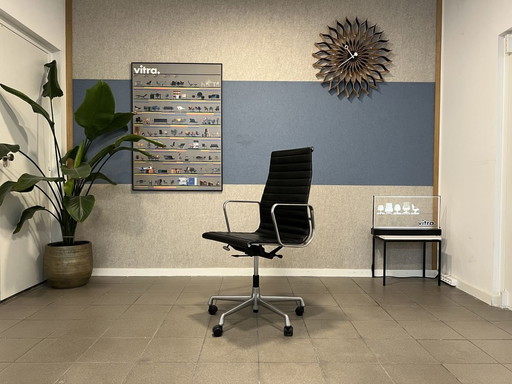 Herman Miller | Eames | EA 119 | Zwart leer | 1x