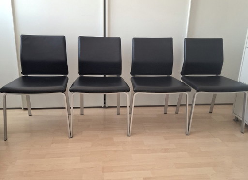 Ensemble de 4 chaises de salle à manger COR Fino - Cuir noir et aluminium