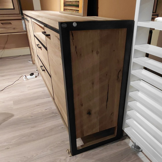 Image 1 of Credenza Henders & Hazel Metalo