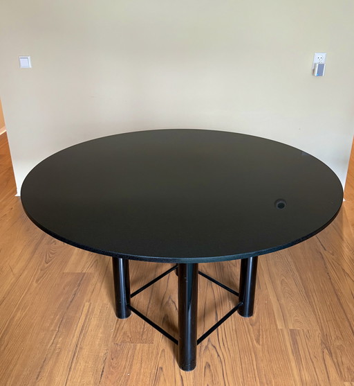 Table composite noire rétro moderne