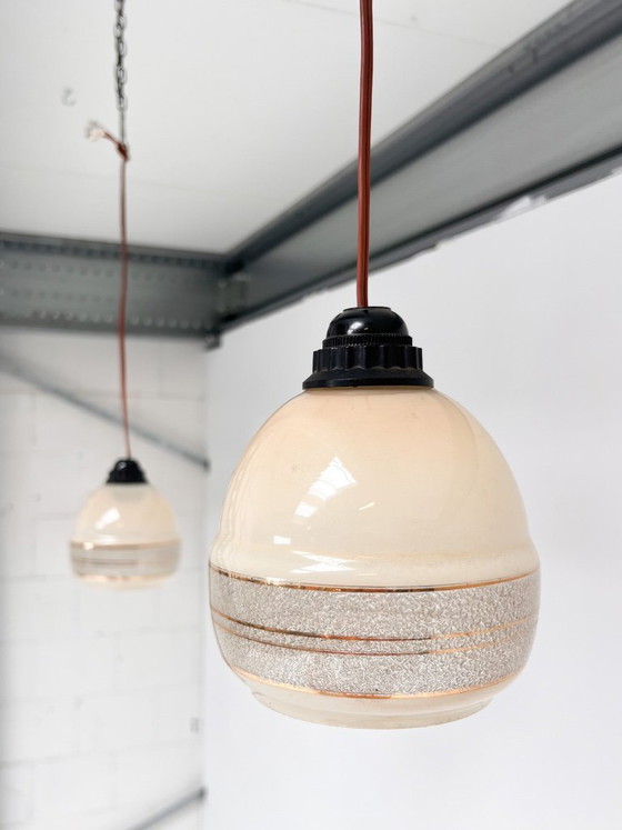 Lampada da soffitto beige e color oro, anni '60 – Lampade a sospensione, Glass, Vintage (photo 6 of 6)