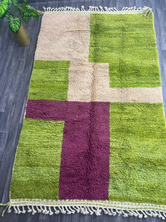 Image 1 of Alfombra marroquí verde a medida de 250 cm x 150 cm.