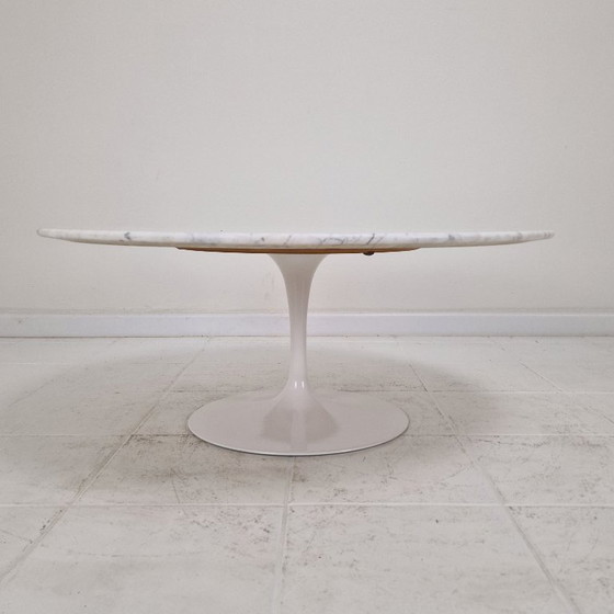 Image 1 of Table basse en marbre de Carrare ancien par Eero Saarinen pour Knoll International