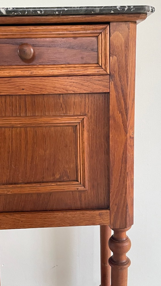 Image 1 of Antiker Nachttisch aus Holz und Marmor