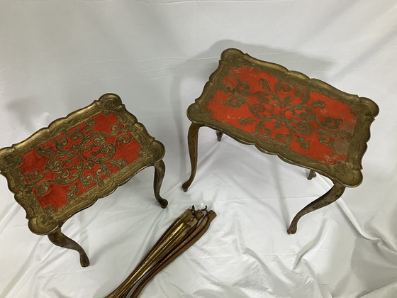 Image 1 of Ensemble vintage de 2 tables d'appoint florentines italiennes