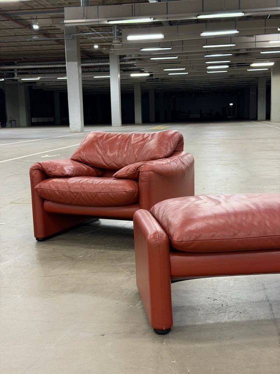 Cassina Maralunga Armchairs + Ottoman – Leather (photo 3 of 6)