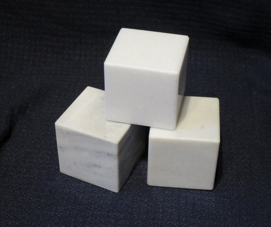 Image 1 of 3 Würfel Briefbeschwerer Laaser Tiroler Vinschgauer Marmor 5x5x5cm 52x52x52mm