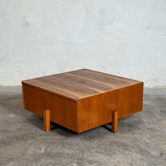 Image 1 of Mesa de centro de roble con espacio de almacenamiento, años 60 – Diseño húngaro