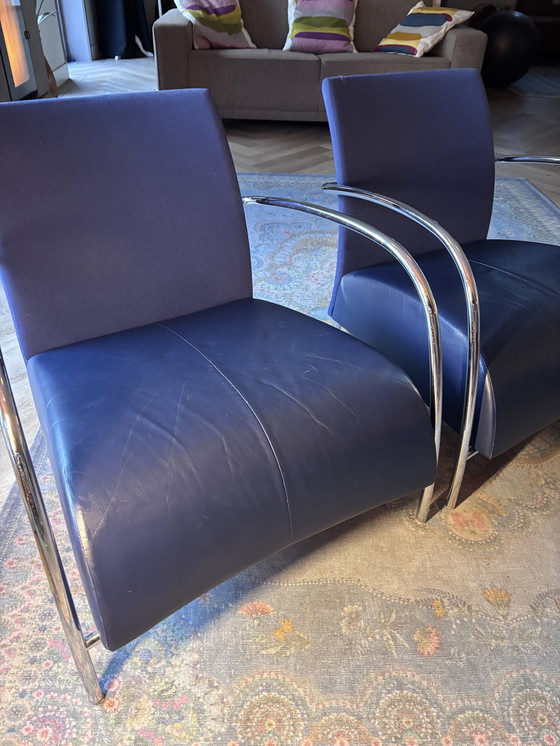 Image 1 of Twee blauwe Montis Lomas stoelen te koop