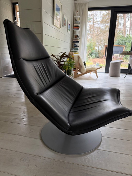 Fauteuil Artifort F585 en cuir noir Ox