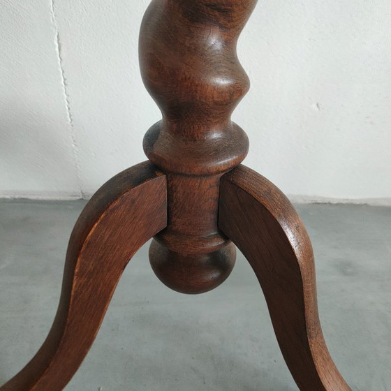 Image 1 of Round oak vintage side table with turned base (antique)