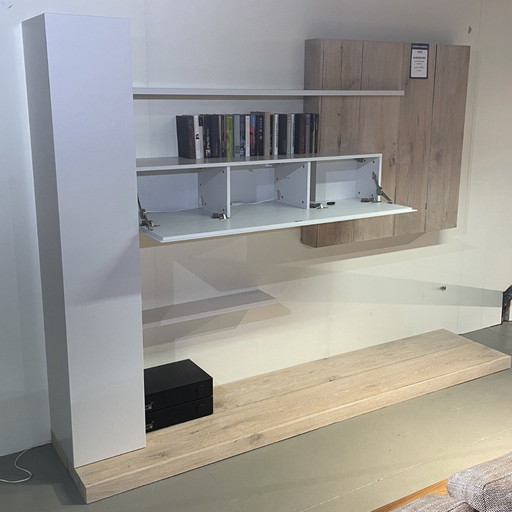 Salta il mobile da parete Gero Wall