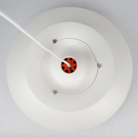Par de lámparas colgantes PH 5 de 2 pulgadas diseñadas por Poul Henningsen. – Louis Poulsen (photo 10 of 15)