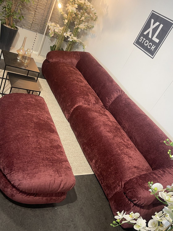 Image 1 of XL Lager Rote Bank