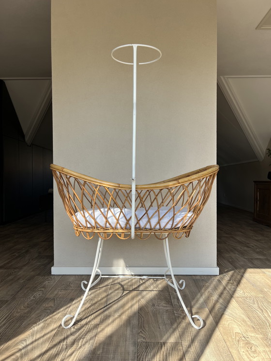 Image 1 of Rattan Wiege