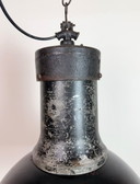 Große, schwarze Industrie-Hängelampe mit gusseisernem Oberteil, 1950er Jahre