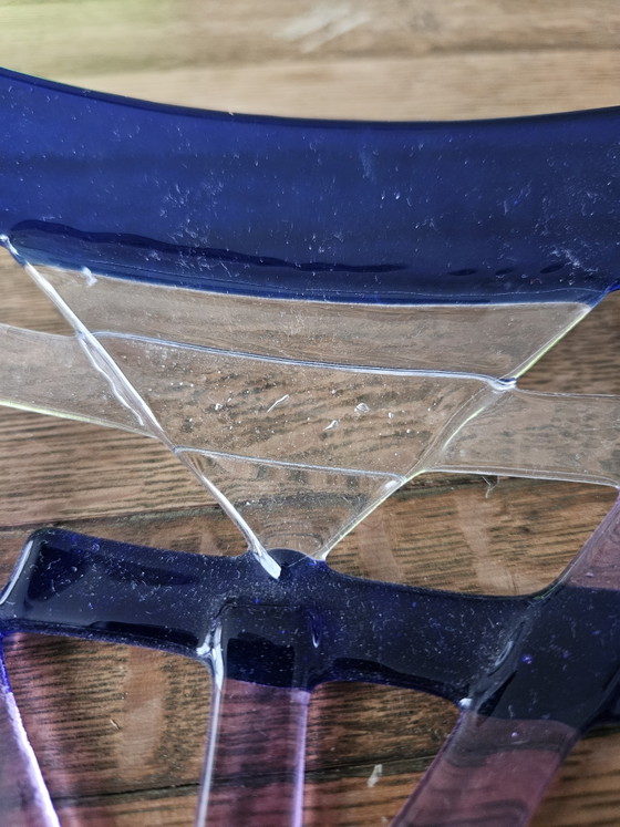 Image 1 of Bol unique en verre fusionné fait main – Design géométrique (Ø 30,5 cm)