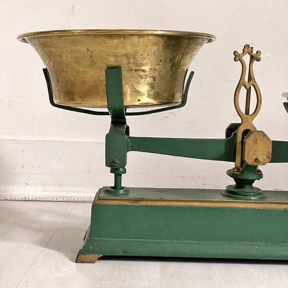 Image 1 of Cast iron Roberval balance with copper pans