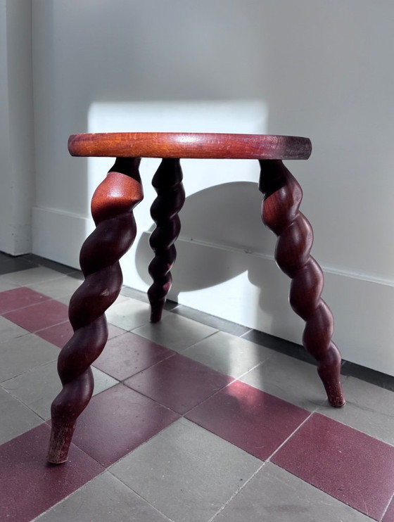 Vintage Franse Brutalistische Driepoot Kruk / Tabouret – Mid-Century Gerstekorrel Draai – Plantentafel, Wood (photo 3 of 8)