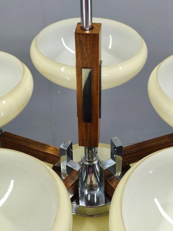 Image 1 of Art Deco kroonluchter van chroom en walnoothout, Tsjechoslowakije, jaren 1930