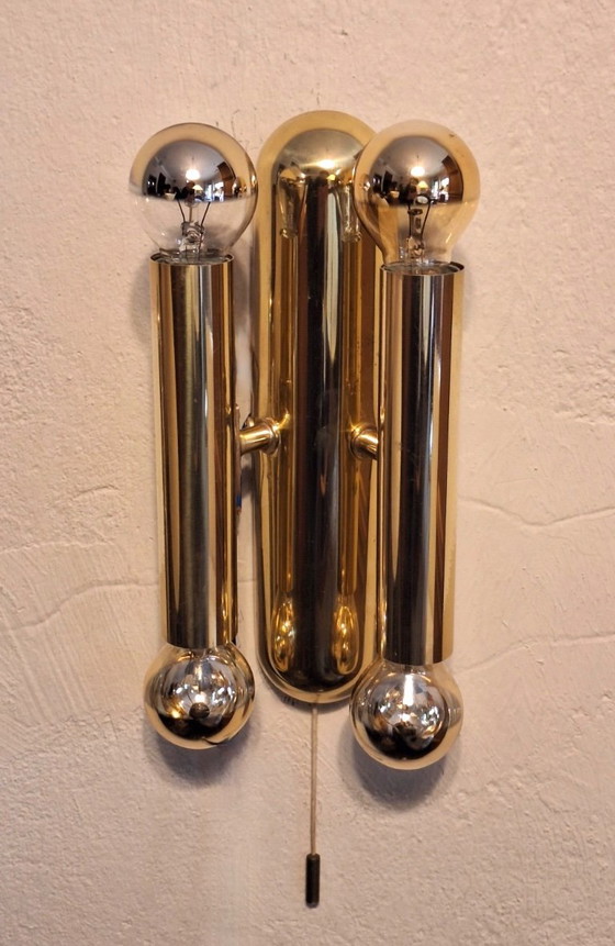 Par de lámparas de pared italianas de latón de cuatro luces, de mediados de siglo, década de 1960. – Apliques (photo 7 of 9)
