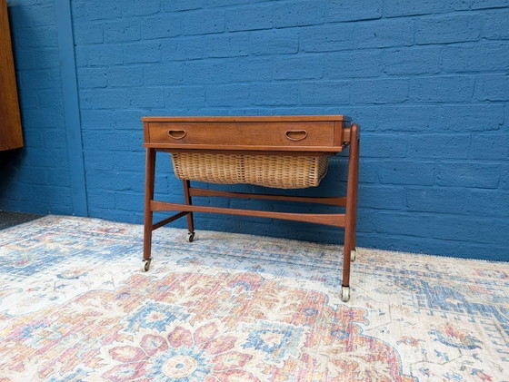 Image 1 of Table d'appoint vintage | table à couture, Poul Dinesen, années 1960