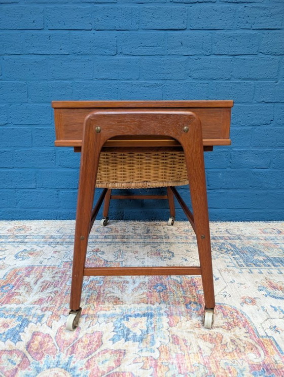 Image 1 of Table d'appoint vintage | table à couture, Poul Dinesen, années 1960
