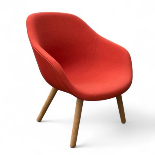 Hay about a lounge chair 82