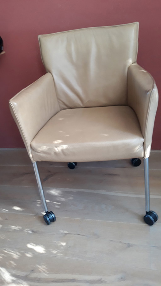 4x Spacious stoutenbeek model Amra Dining room chairs