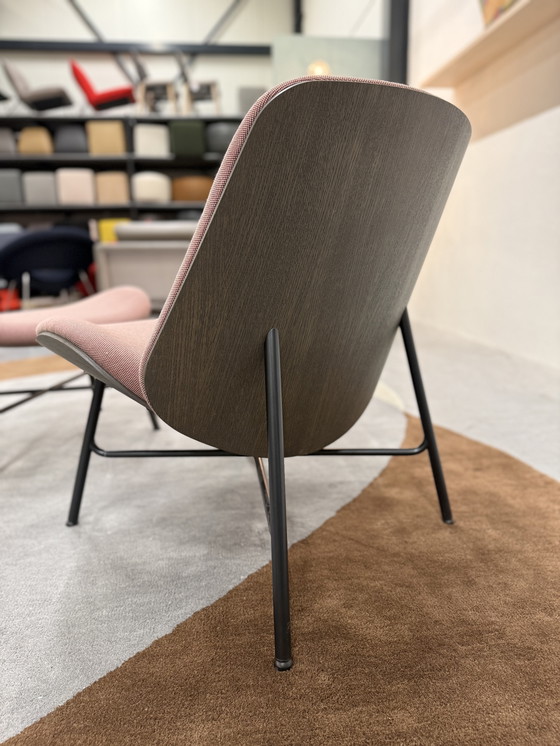 Image 1 of Poltrona Pode Nihan con pouf in tessuto Steelcut trio