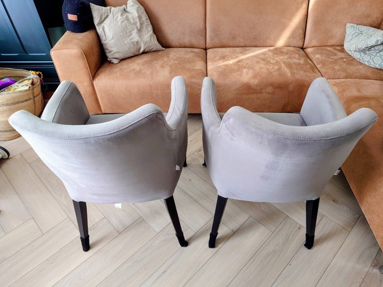 Image 1 of 6 Grijze fluwelen stoel met armleuningen Kare Design