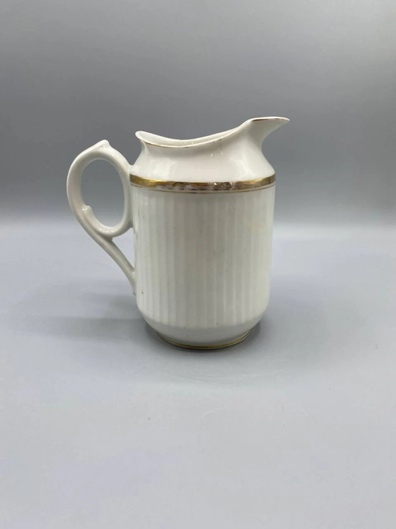 Vintage Ribbed White Porcelain Milk Jug with Gold Trim – Decorative Objects, Klassiek (photo 3 of 6)