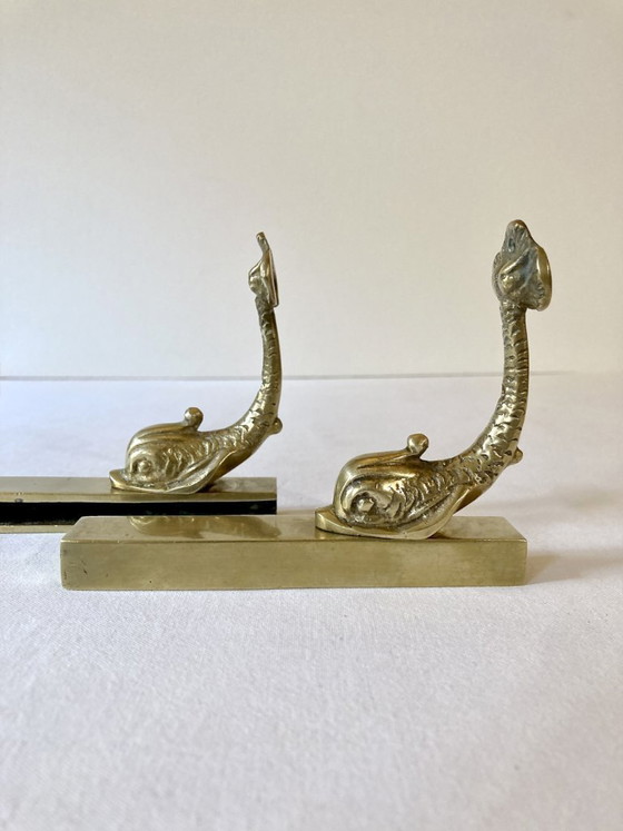 Image 1 of Messing muurbeugels voor een badkamerplank, circa 1950.