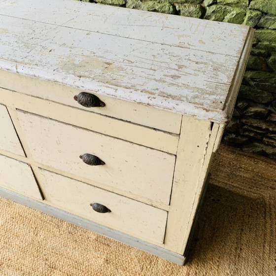 Image 1 of Dressoir / Ambachtelijk meubilair