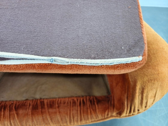 Image 1 of Coppia di poltrone lounge italiane in stile Space Age, con rivestimento arancione, anni '70.