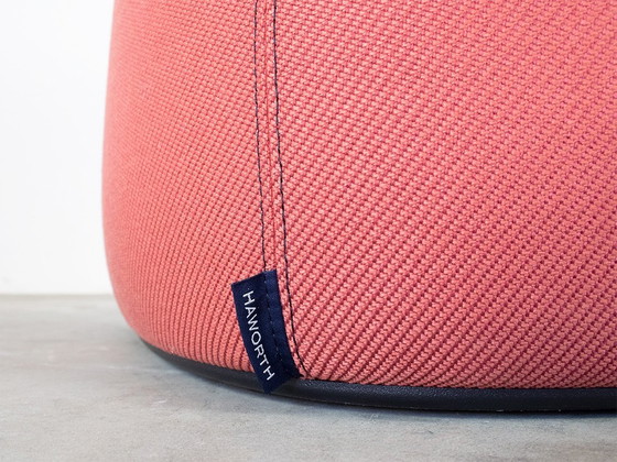 Image 1 of Poltrona Openest/Pouf Annex di Patricia Urquiola per Haworth