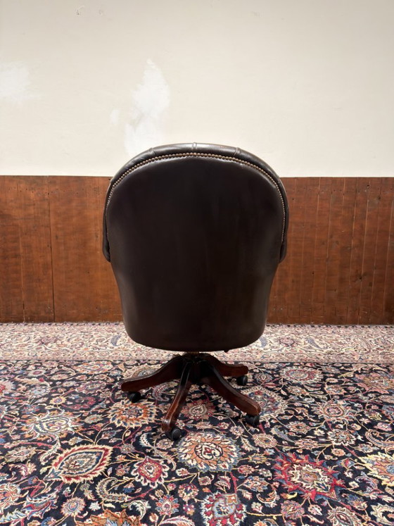 Sedia da Ufficio Chesterfield Inglese Classica Marrone – Sedie da ufficio, Leather, Metal (photo 4 of 7)